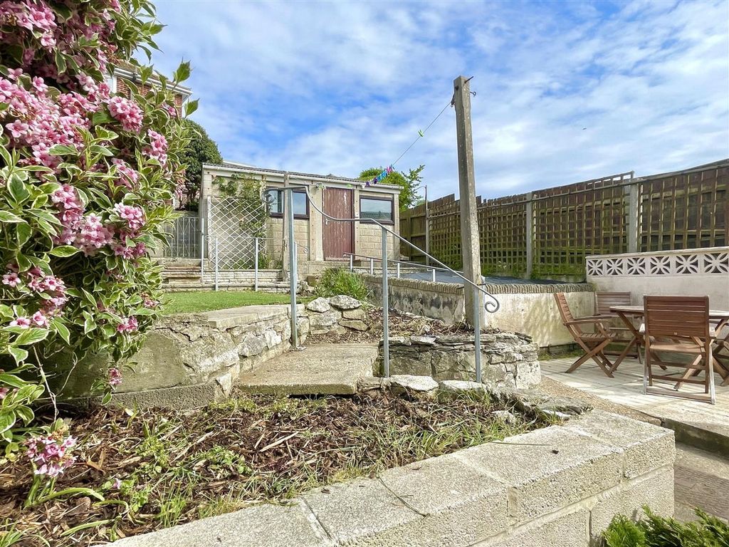 Property photo 3 of 23