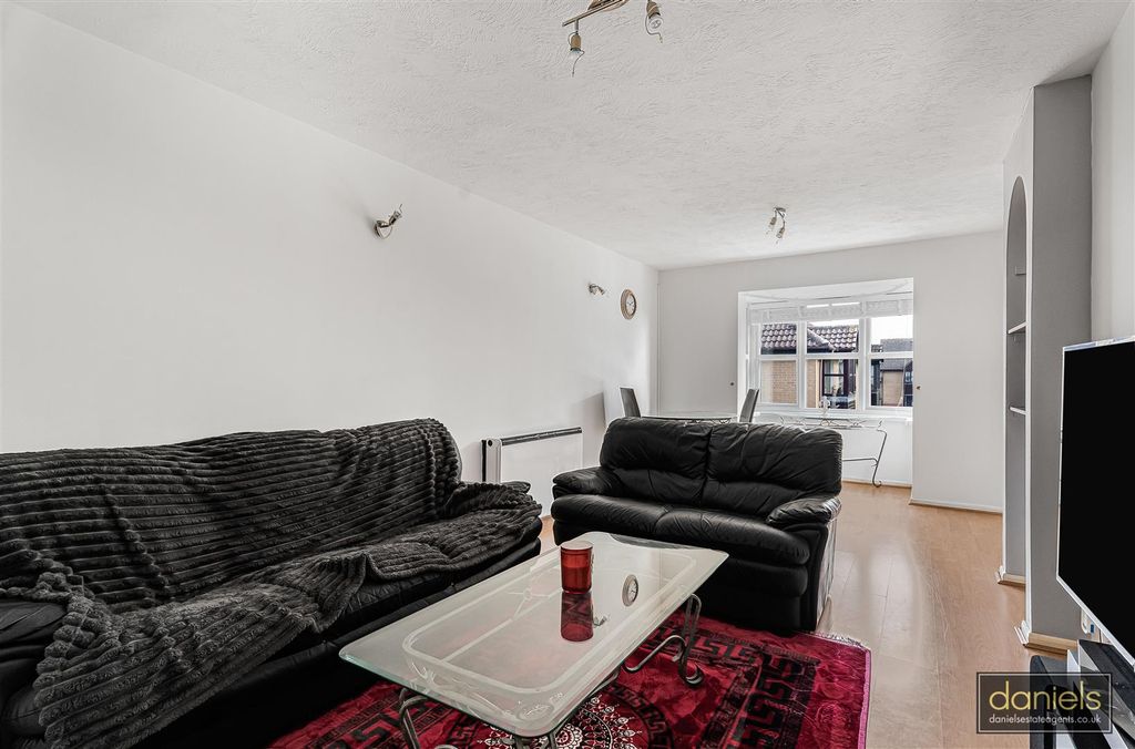 Property photo 2 of 8 17_81764_Watermarked.Jpg