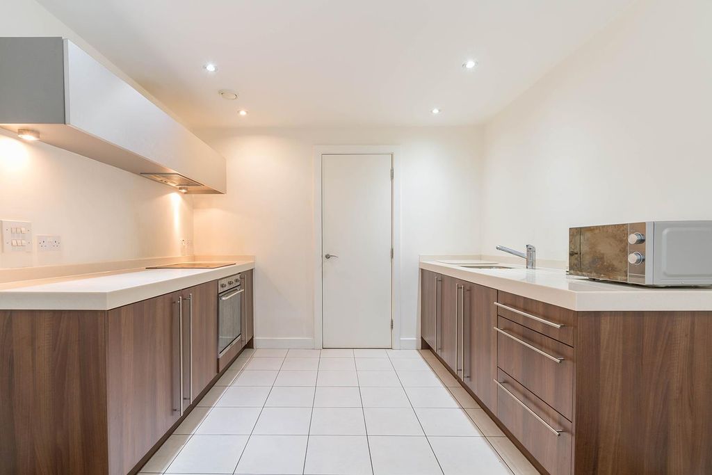 Property photo 2 of 8 Kitchen