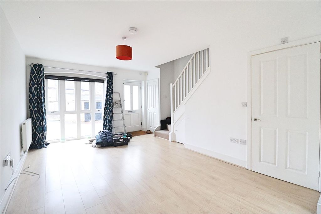 Property photo 3 of 9 Img_2512.Jpg