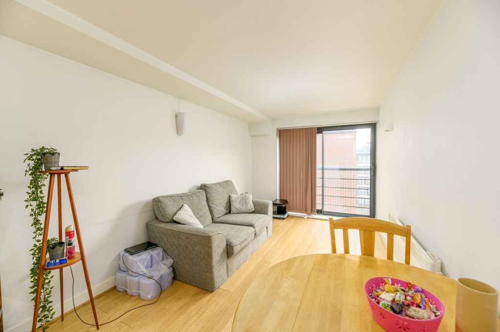 Property photo 2 of 16 09