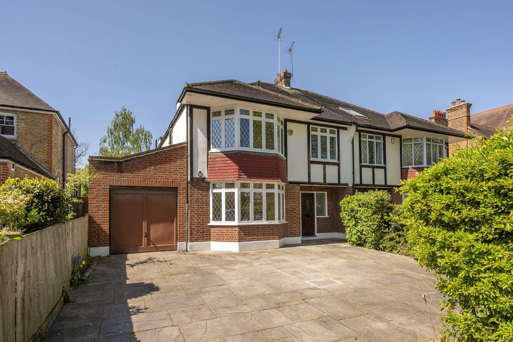 Property photo 2 of 30