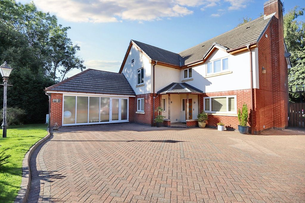 Property photo 1 of 27
