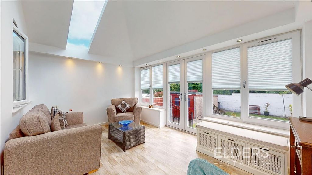 Property photo 2 of 13 Entrance Hall