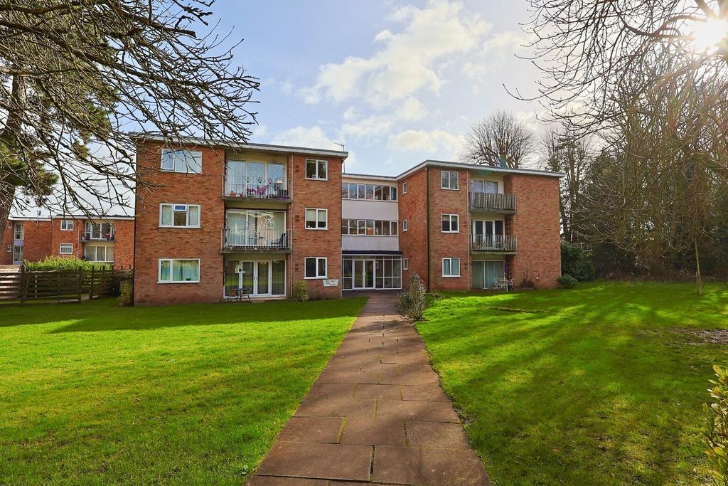 Property photo 2 of 14 A6D416CD-98A5-4409-Be16-74F0A7A45299_1_201_A.Jpeg