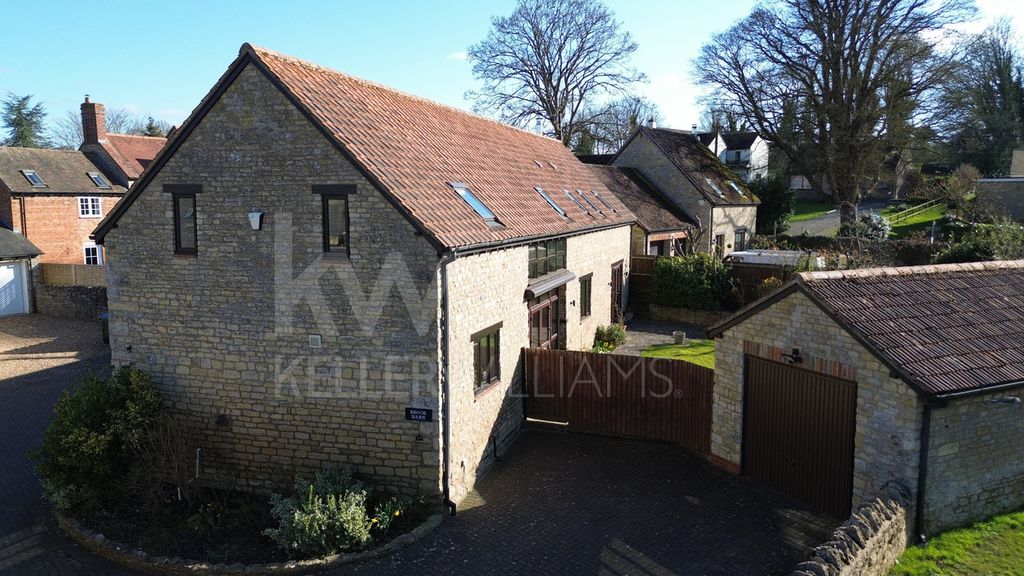 Property photo 3 of 26