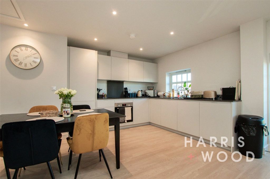 Property photo 3 of 25 Picture No. 15