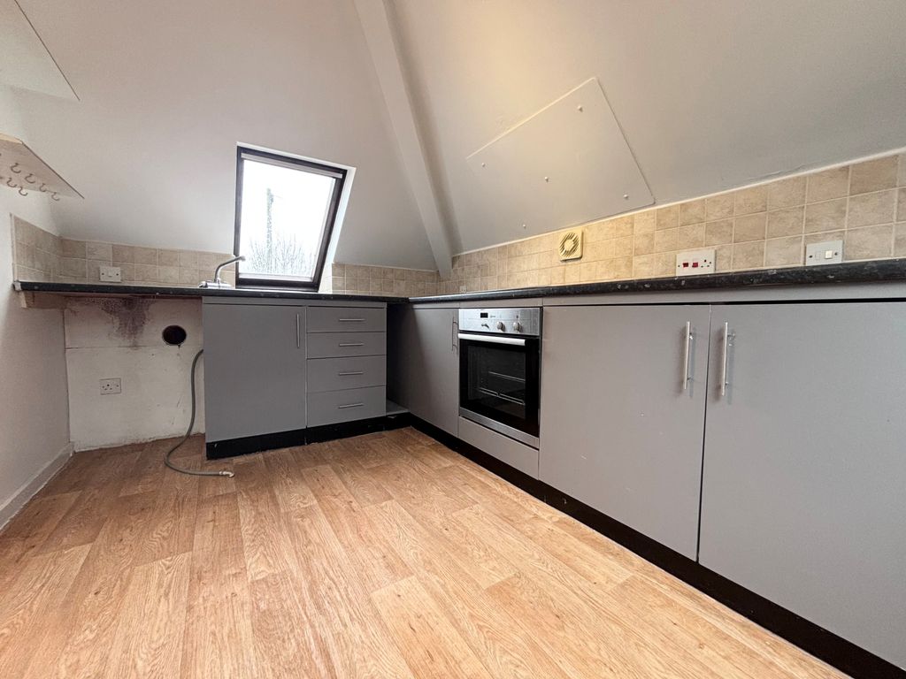 Property photo 2 of 8 Image