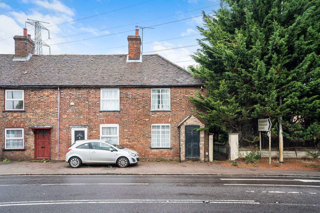 Property photo 1 of 20 Front