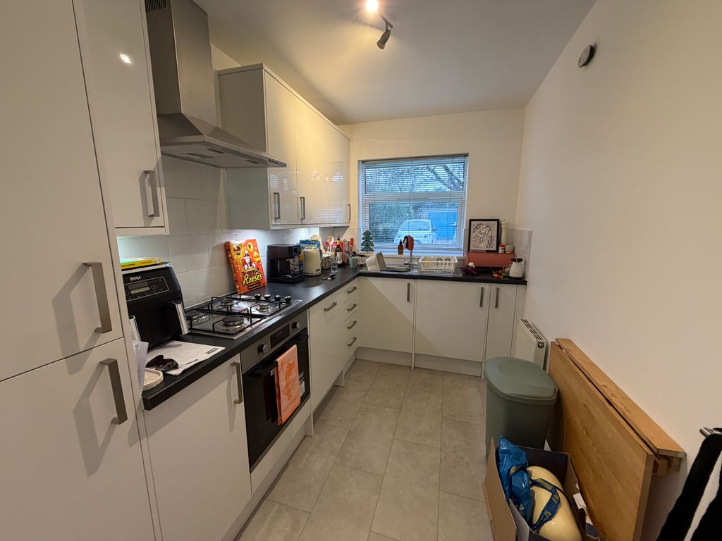 Property photo 2 of 7 Kitchen