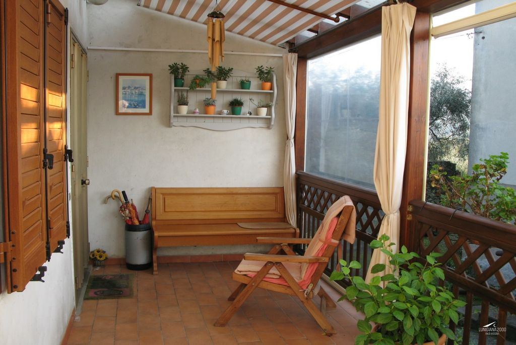 Property photo 2 of 64