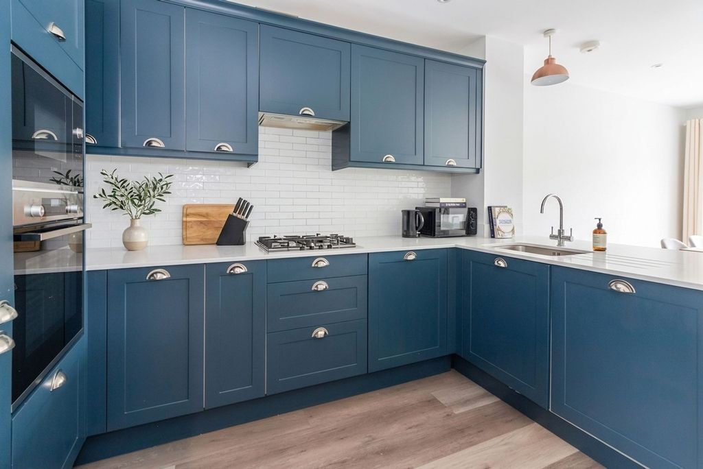 Property photo 3 of 24 Kitchen