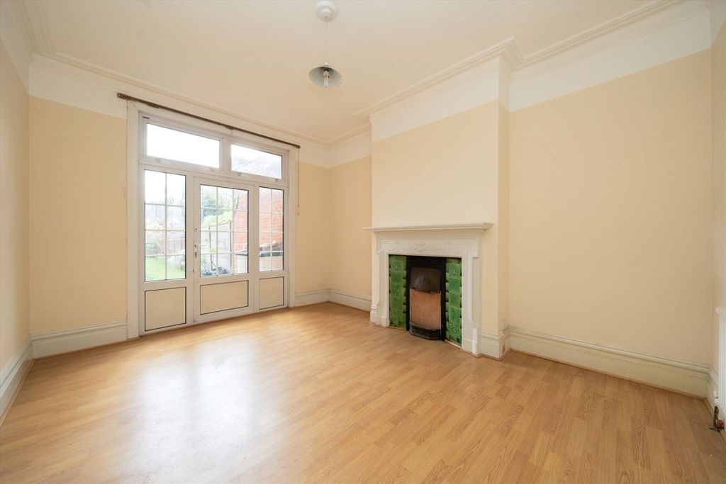 Property photo 3 of 8