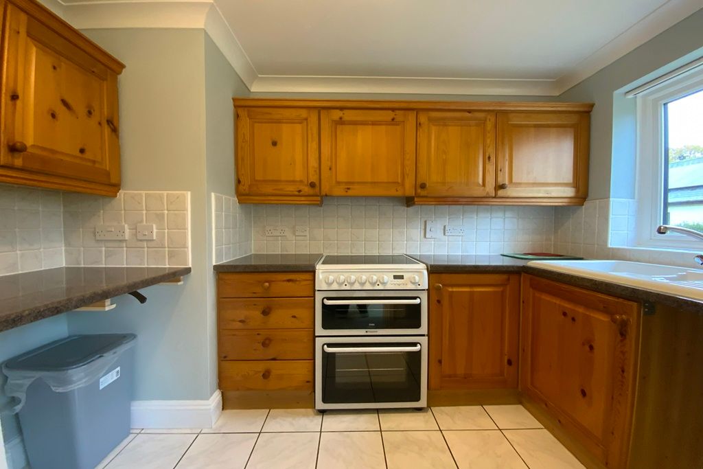 Property photo 2 of 17 Kitchen