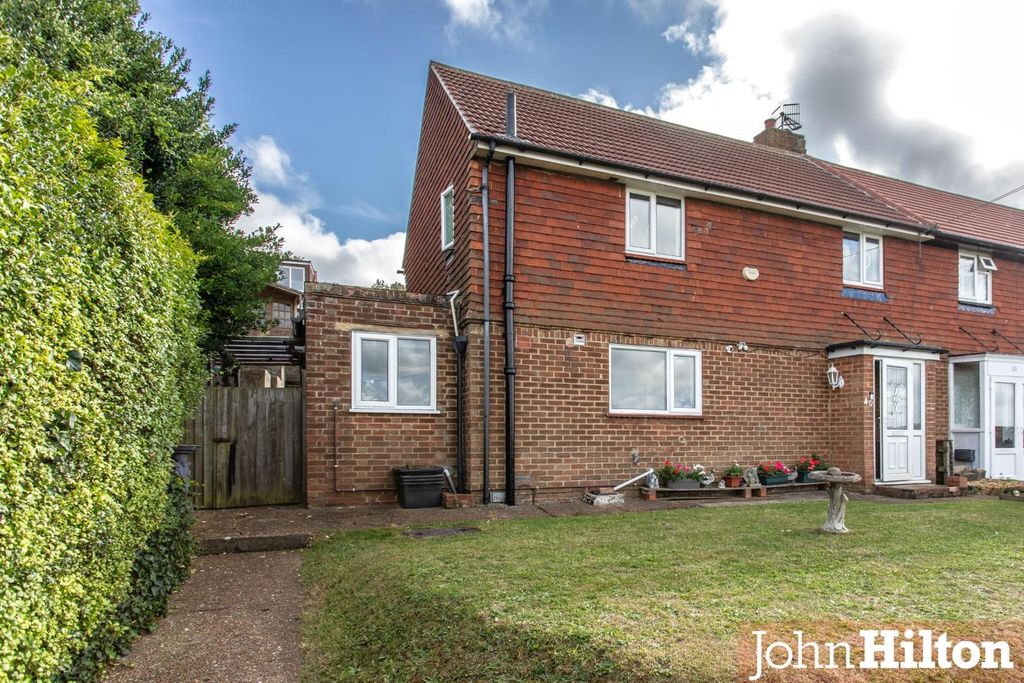 Property photo 1 of 18 Rotherfield Crescent-3.Jpg