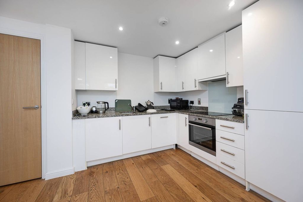 Property photo 3 of 9