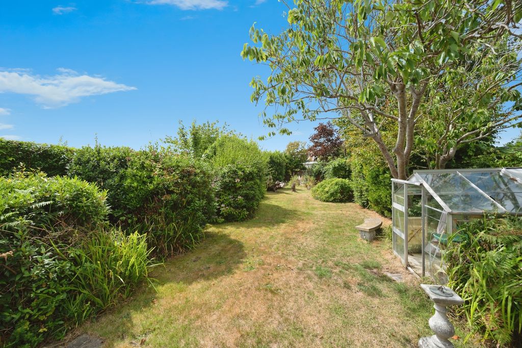 Property photo 2 of 17 Photo