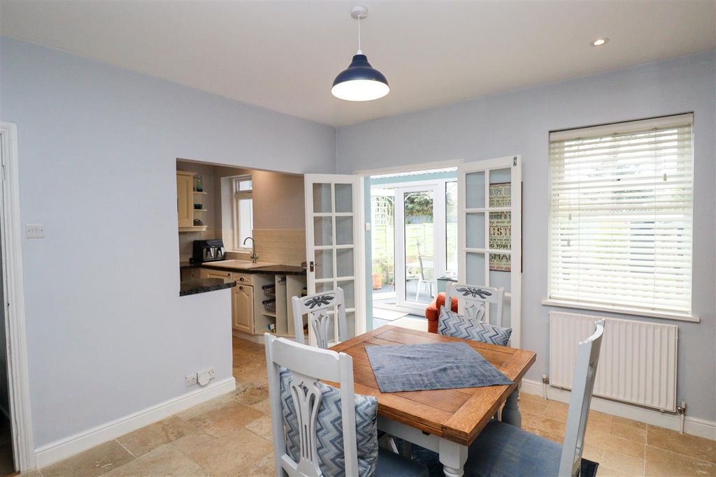 Property photo 3 of 23 Dining Room