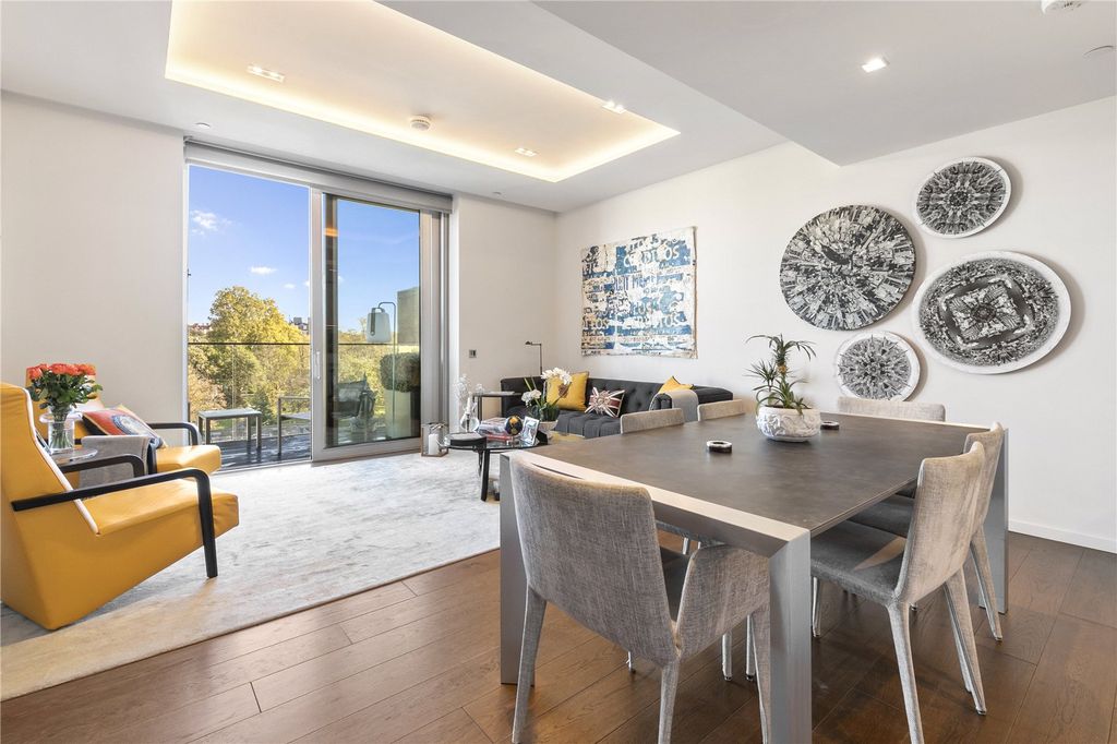 Property photo 3 of 16 Reception