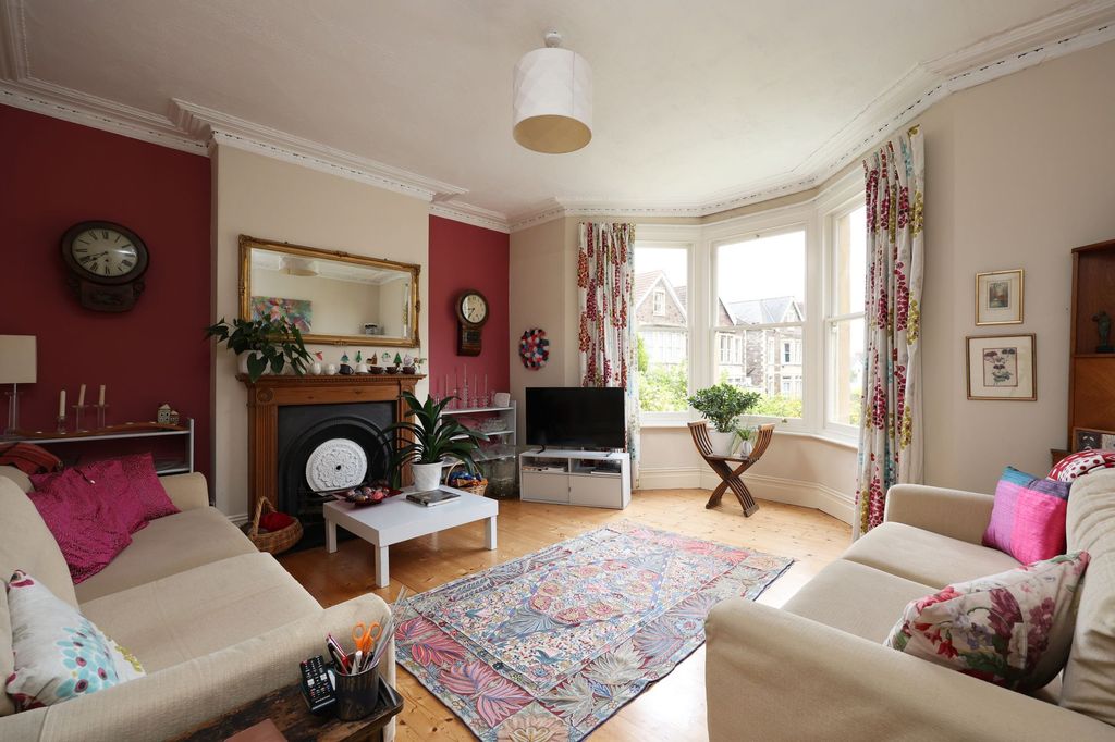 Property photo 2 of 26