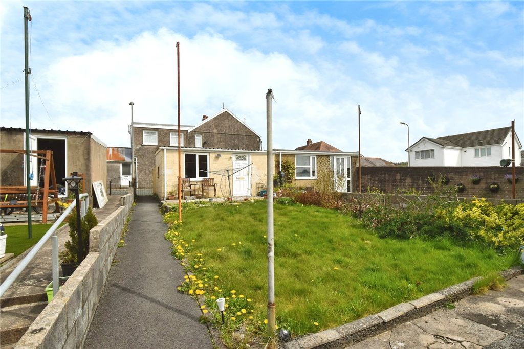 Property photo 3 of 21 Picture No. 22