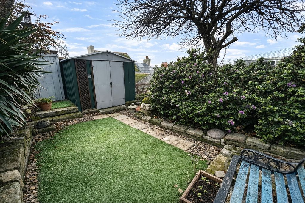 Property photo 2 of 12 4859432