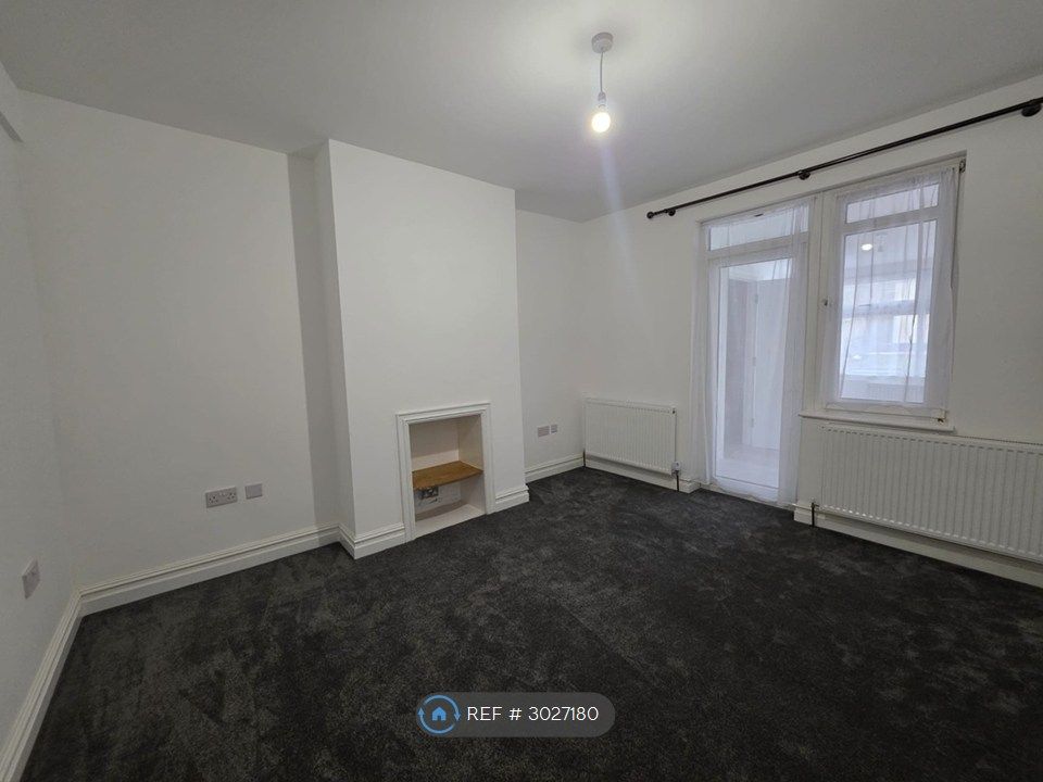 Property photo 3 of 11 Dinning Room