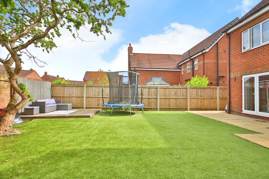 Property photo 3 of 21 4192337