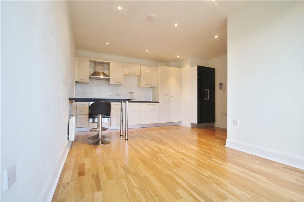 Property photo 3 of 11 Kitchen/Reception
