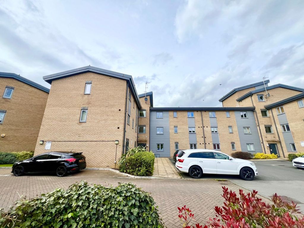 Property photo 1 of 11 Front