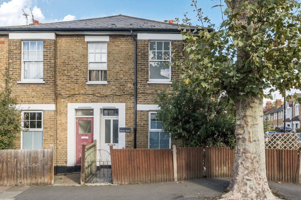 Property photo 2 of 15 1535877-18-6Ad9Fc...