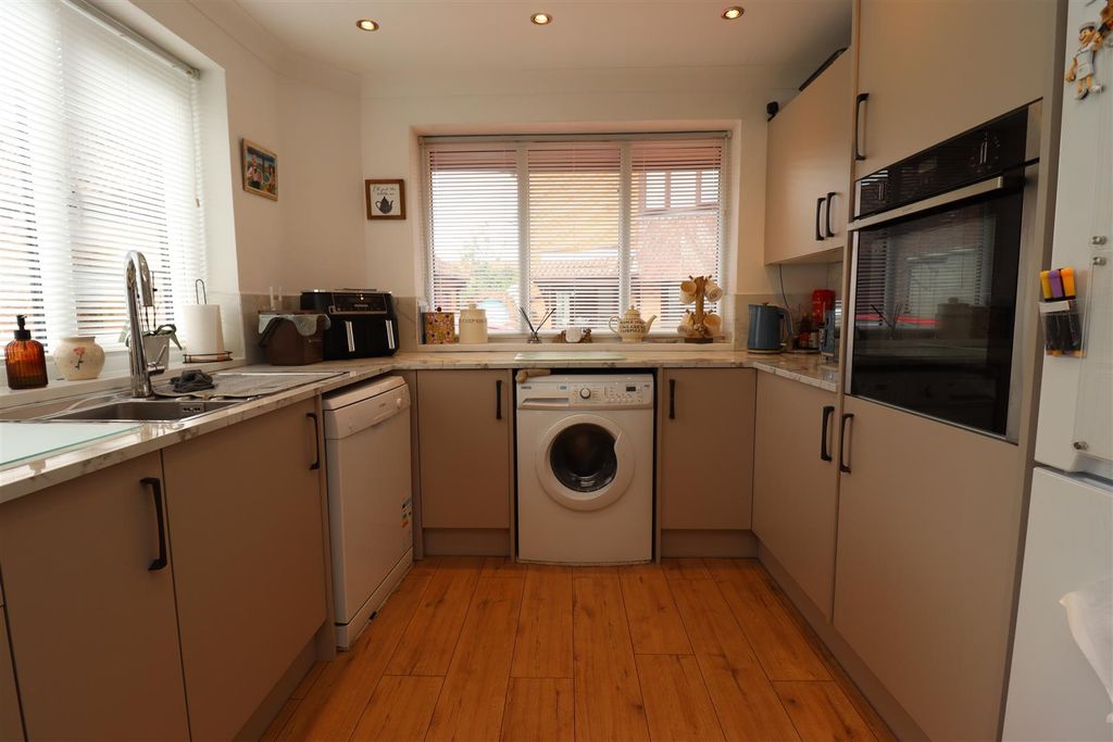 Property photo 2 of 17 Kitchen