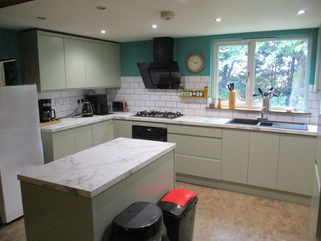 Property photo 2 of 46