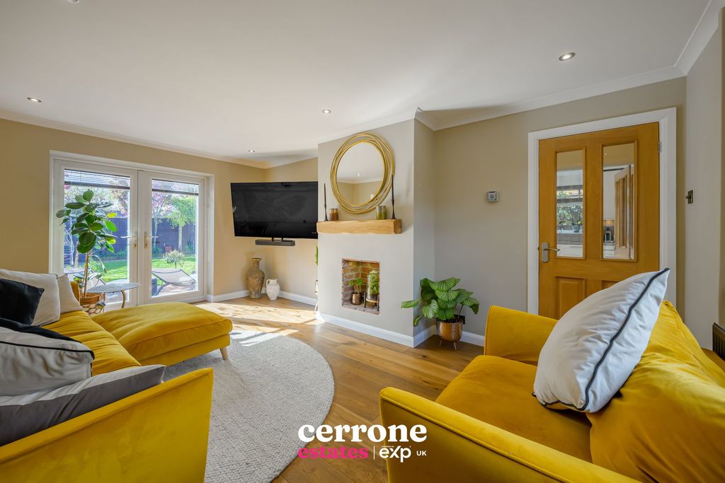 Property photo 2 of 23