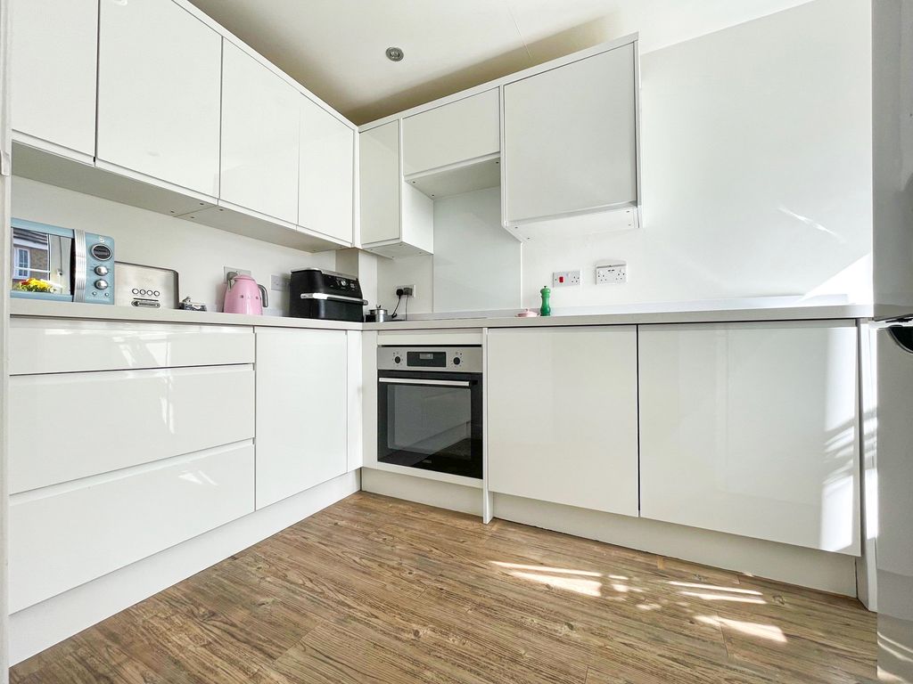 Property photo 2 of 14 4