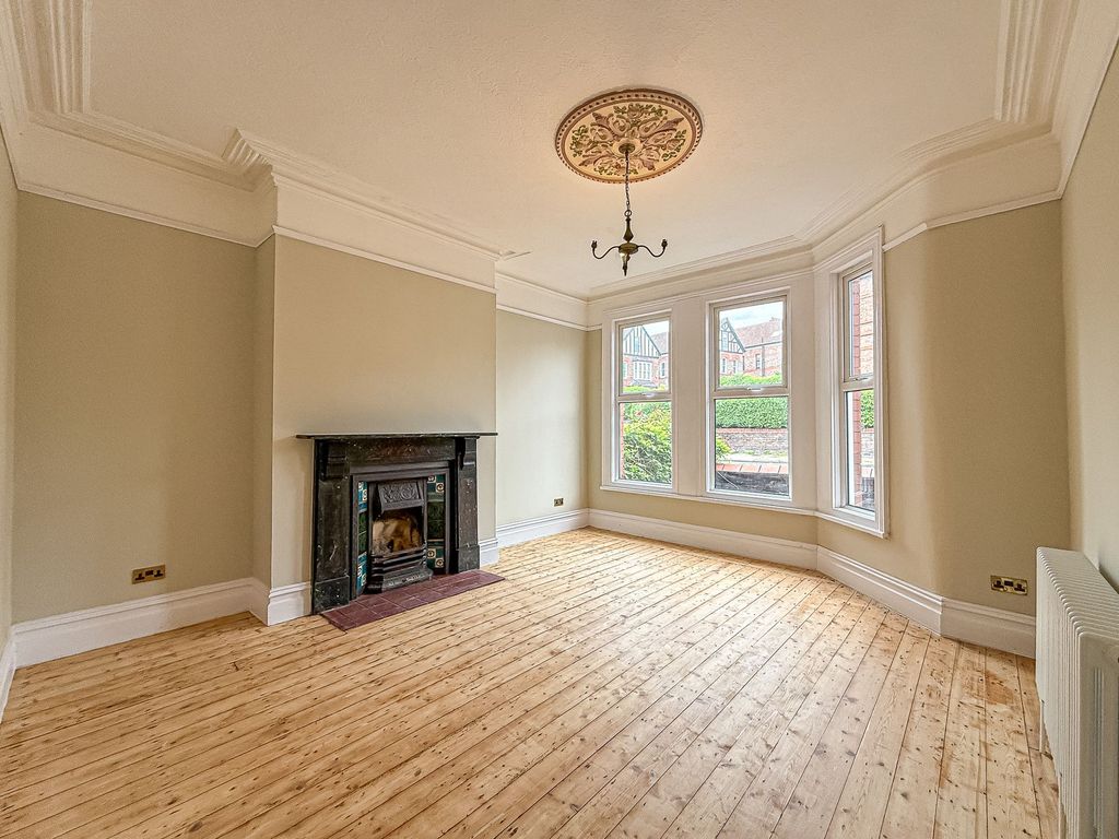 Property photo 2 of 21