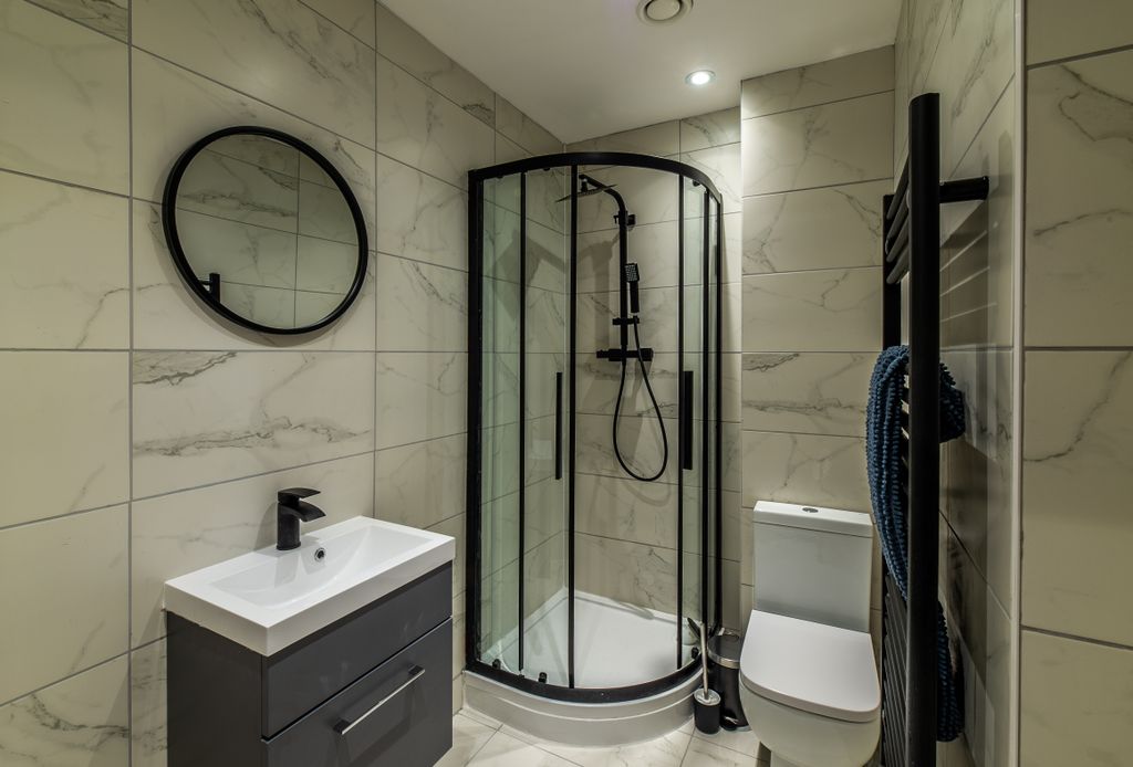 Property photo 2 of 11 Canning Place B115-007