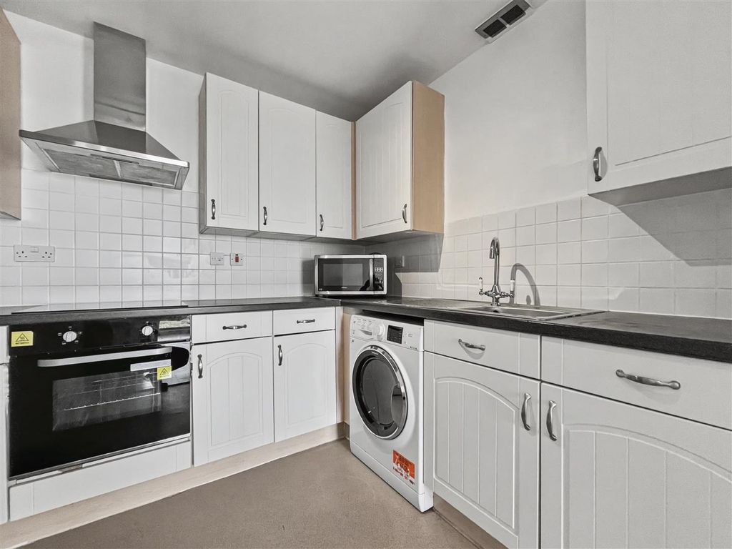 Property photo 2 of 11 07_Kitchen 001.Jpeg