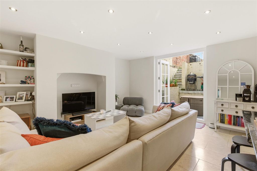 Additional image 11 of 2 bed flat for sale4 Bertie Terrace, Warwick Place, Leamington Spa CV32