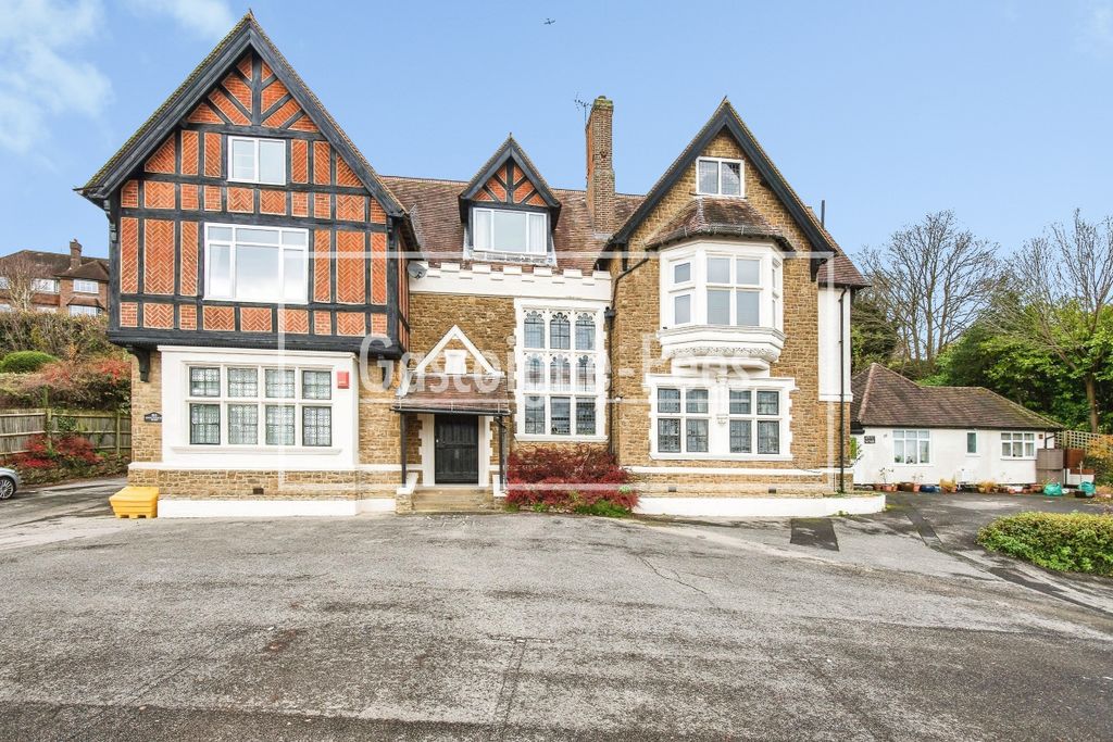 Property photo 1 of 6