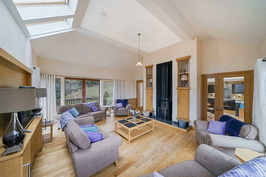 Property photo 3 of 21