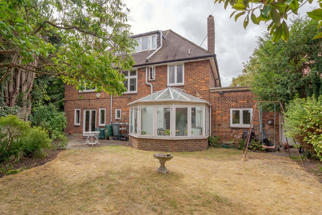 Property photo 2 of 9