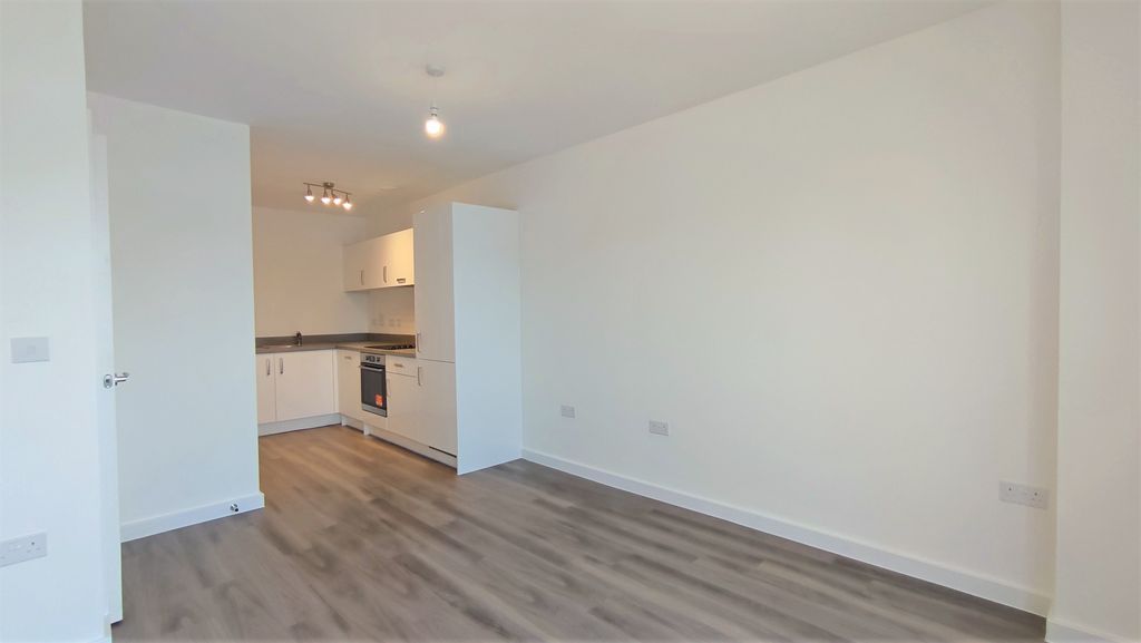 Property photo 3 of 11 Photo 8