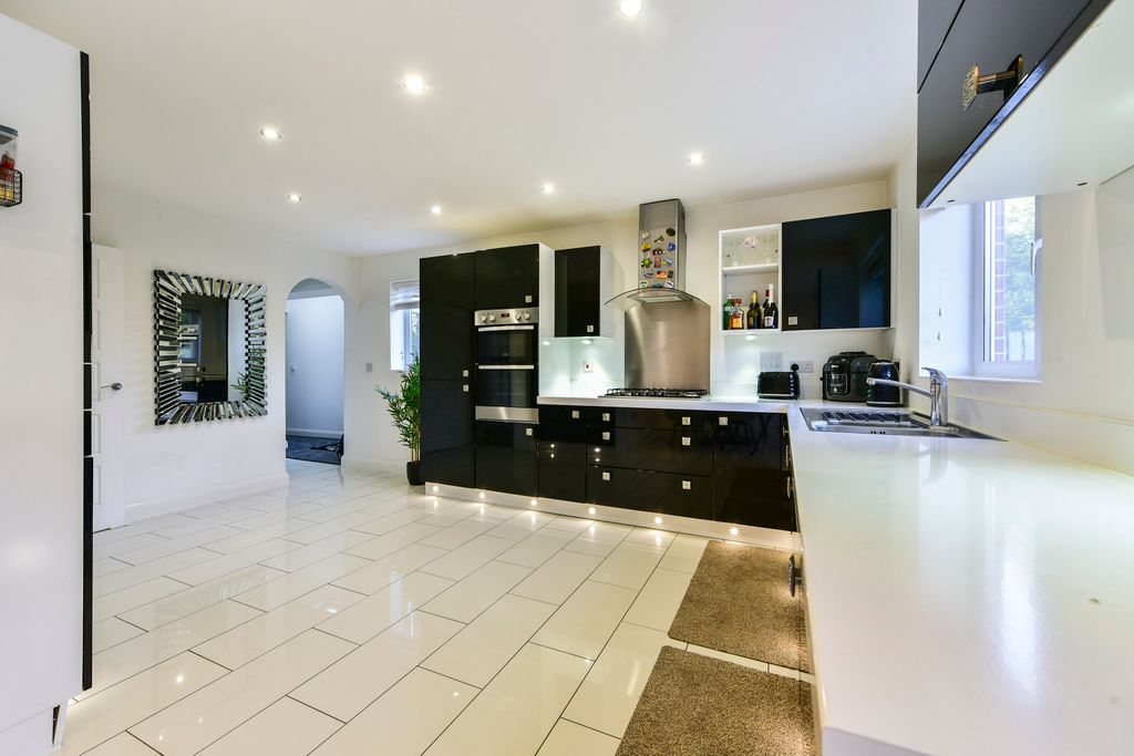 Property photo 3 of 29 Dsc_1284