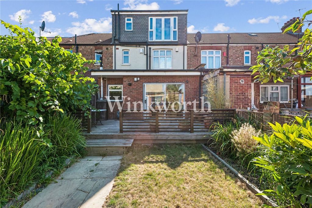 Property photo 3 of 18 Picture No. 06