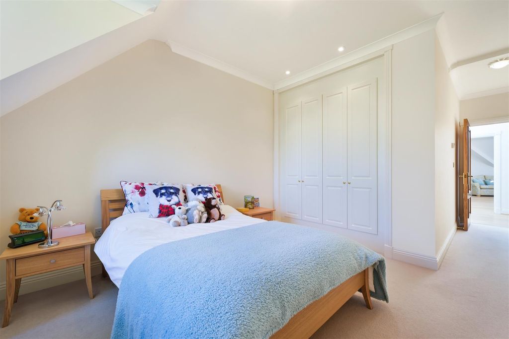 Additional image 28 of 2 bed flat for saleFlanchford Road, Reigate RH2