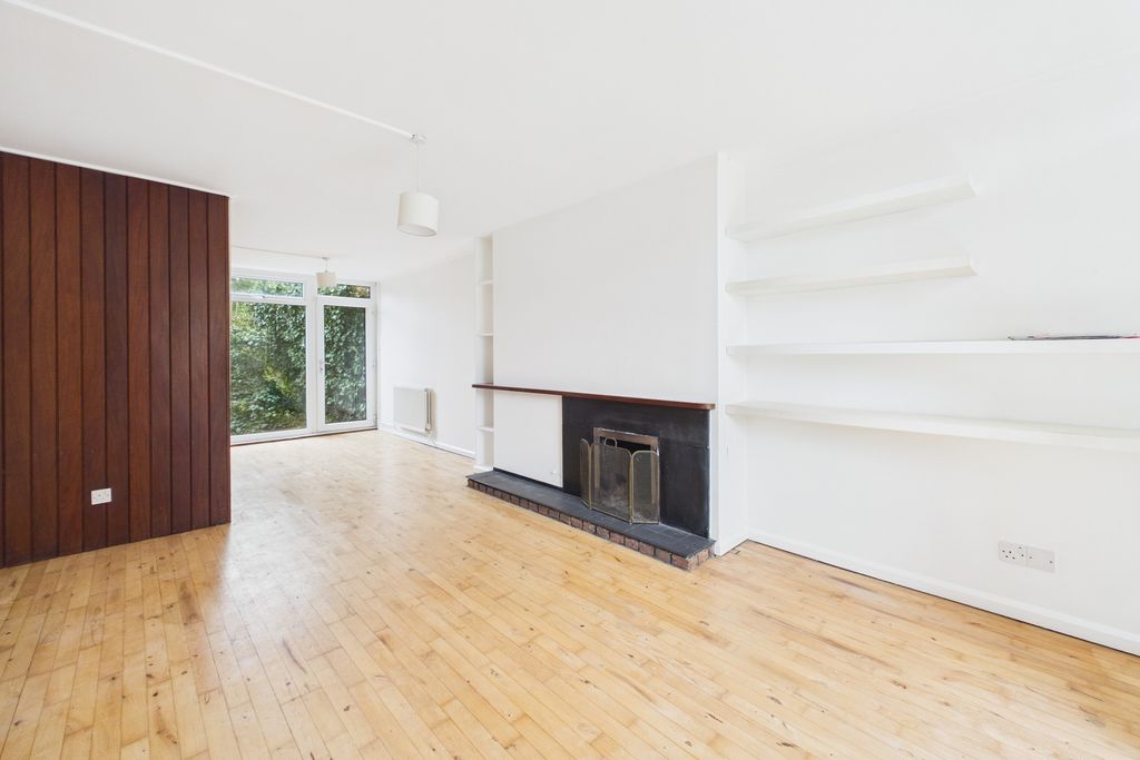 Property photo 2 of 16 Cam03259G0-Pr0244-Still005