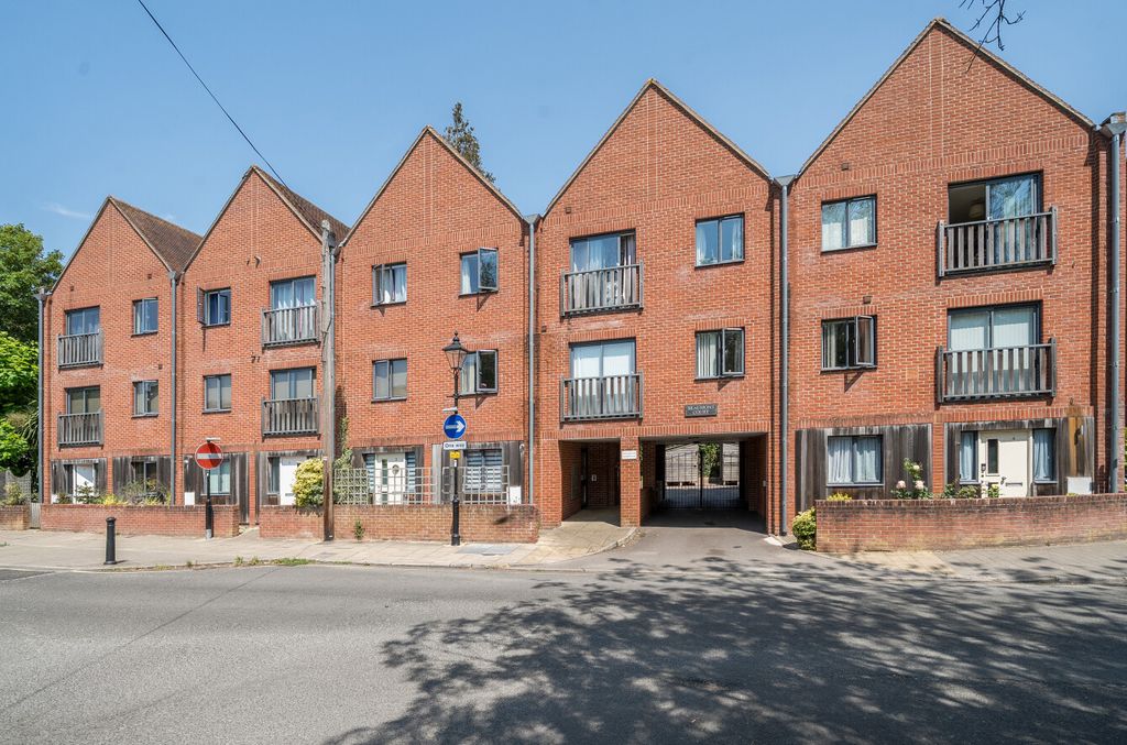 Property photo 1 of 10 1484355-2-6A50Dcd...