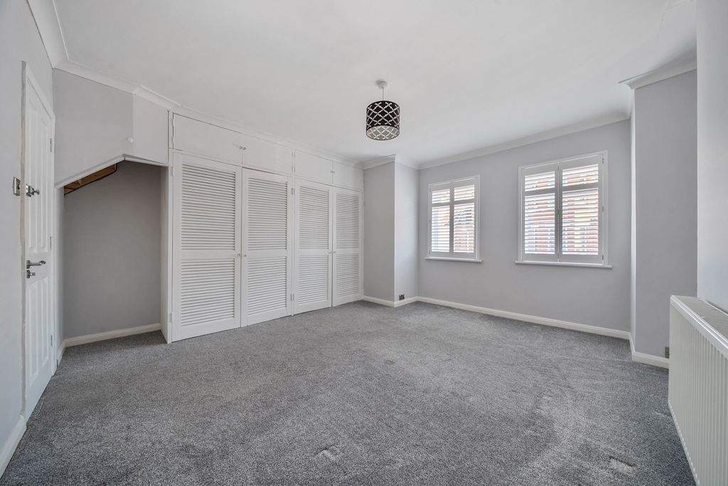 Property photo 3 of 20 Bedroom