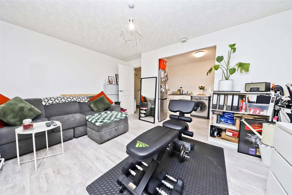 Property photo 2 of 9 Living Room